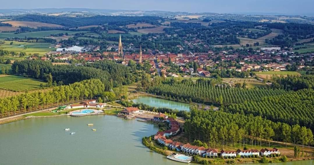 Appartement Au Calme Face Au Lac Марсиак Екстериор снимка